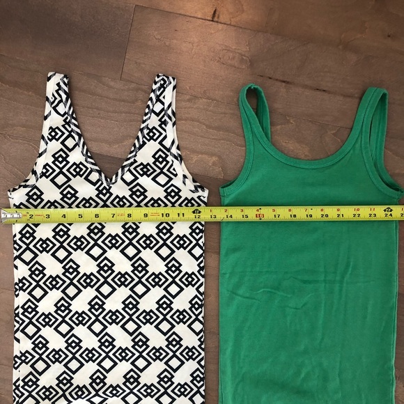 BUNDLE of Banana Republic Tank Tops in XS Petite in Green and Black and White - Picture 12 of 16